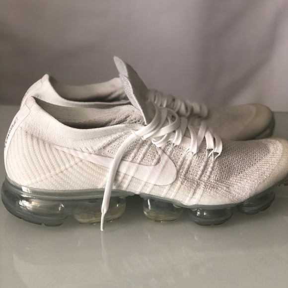 nike vapormax flyknit triple white